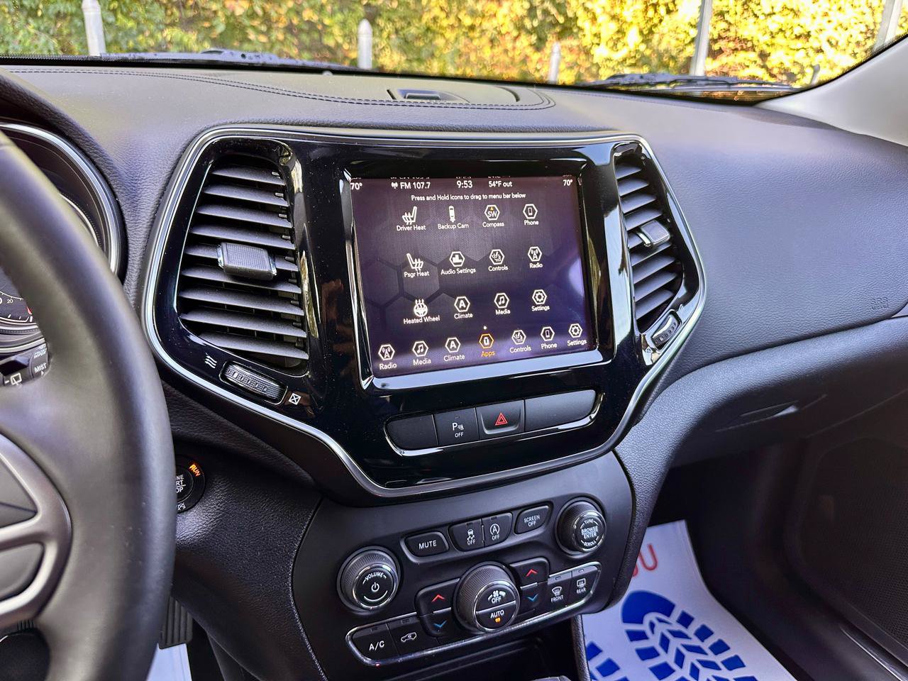 Used 2019 Jeep Cherokee Limited FWD image 16