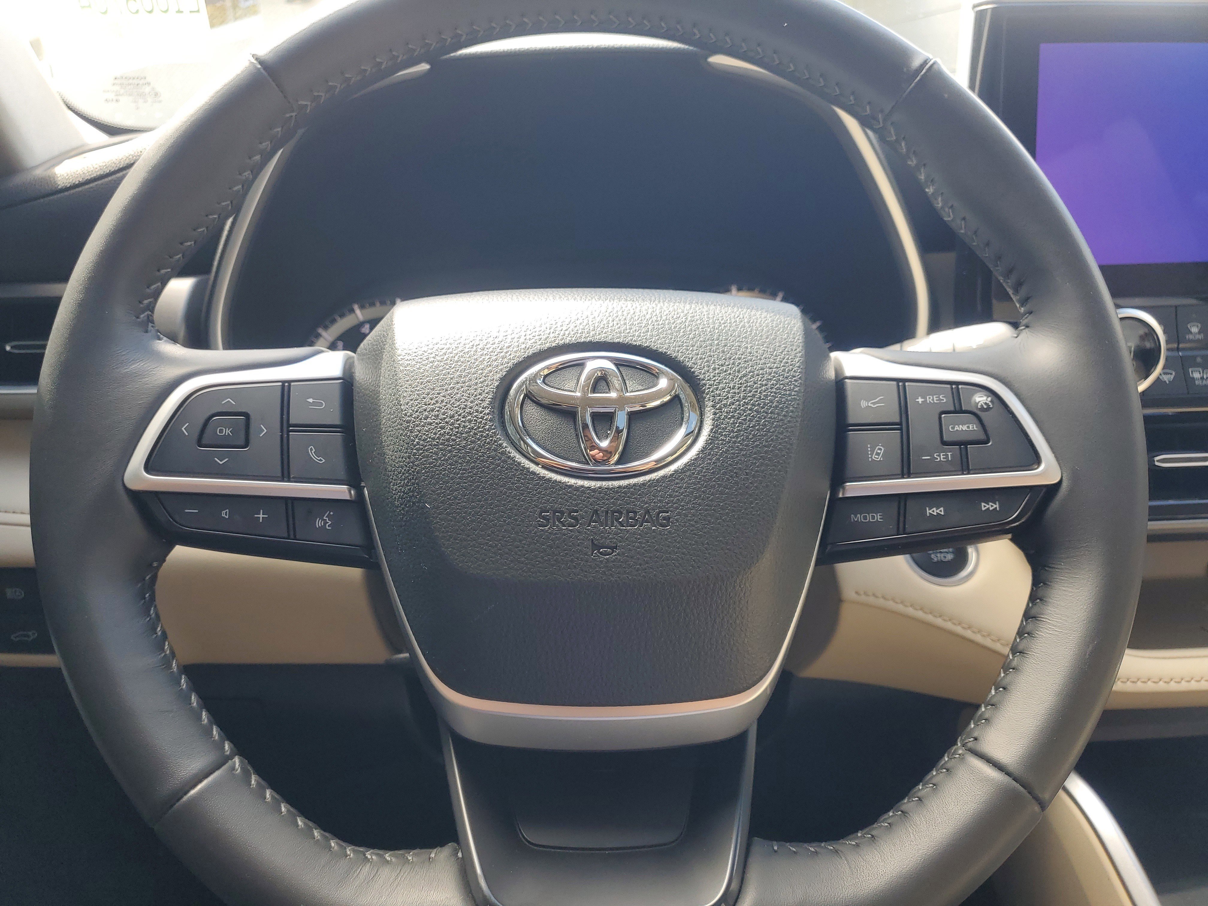 Used 2024 Toyota Highlander XLE image 23