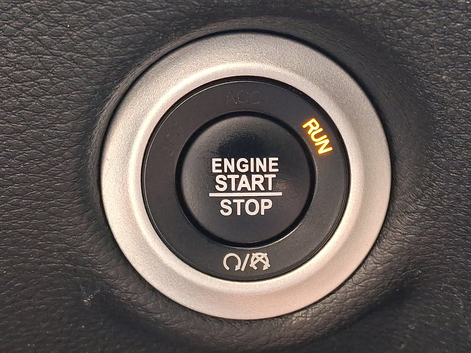 Used 2024 Chrysler Pacifica Limited FWD image 24