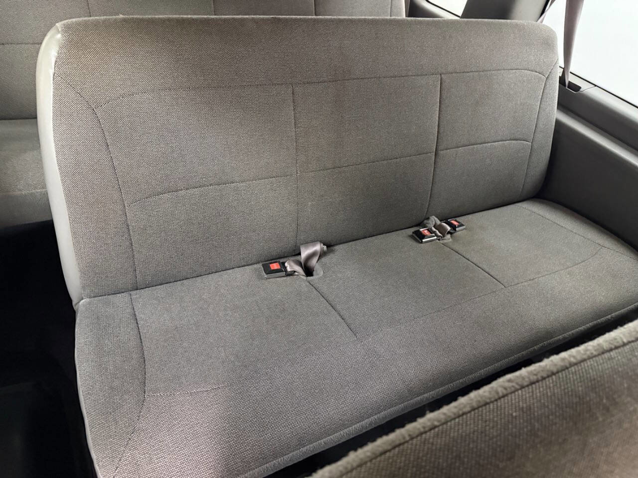 Used 2001 Ford E-350 and Econoline 350 XLT image 36