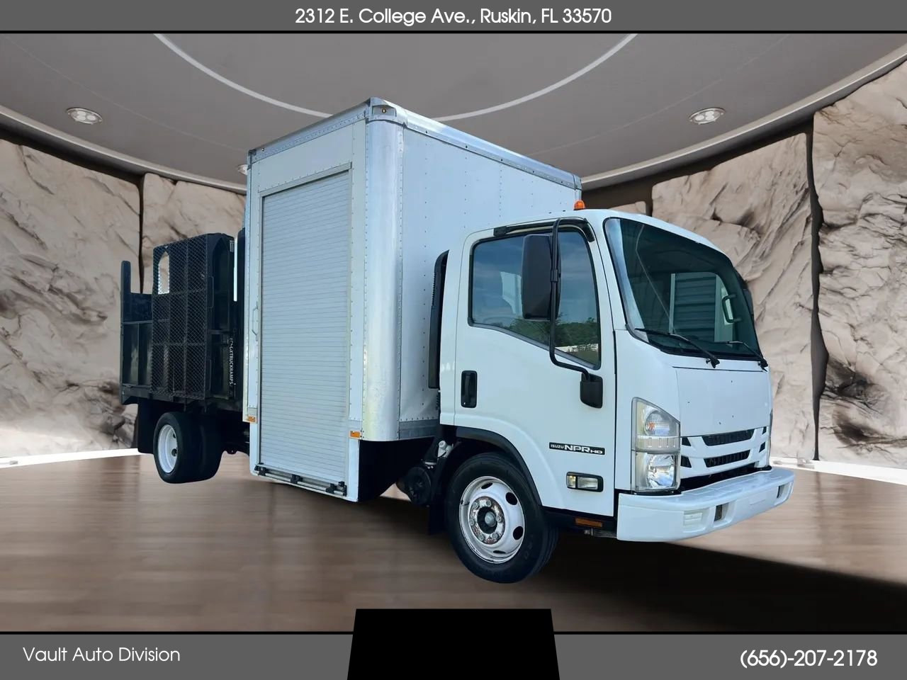 Used 2019 Isuzu NPR RWD image 1