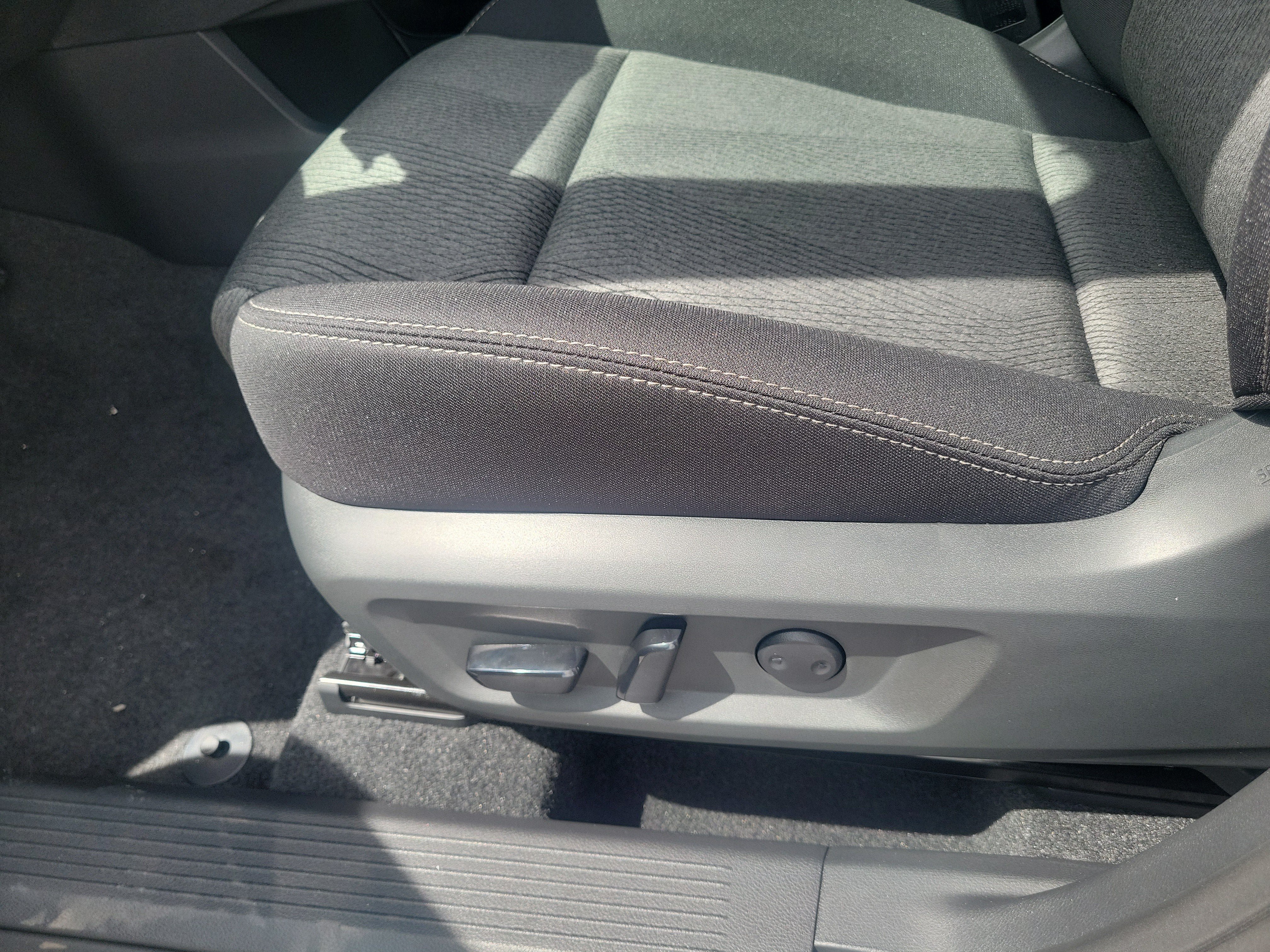 New 2027 Nissan Rogue SV FWD image 19