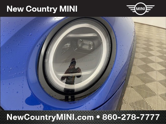 Certified 2025 MINI Cooper 2-Door Hardtop image 11