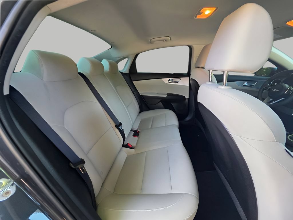 Used 2023 Kia Forte LXS FWD image 6