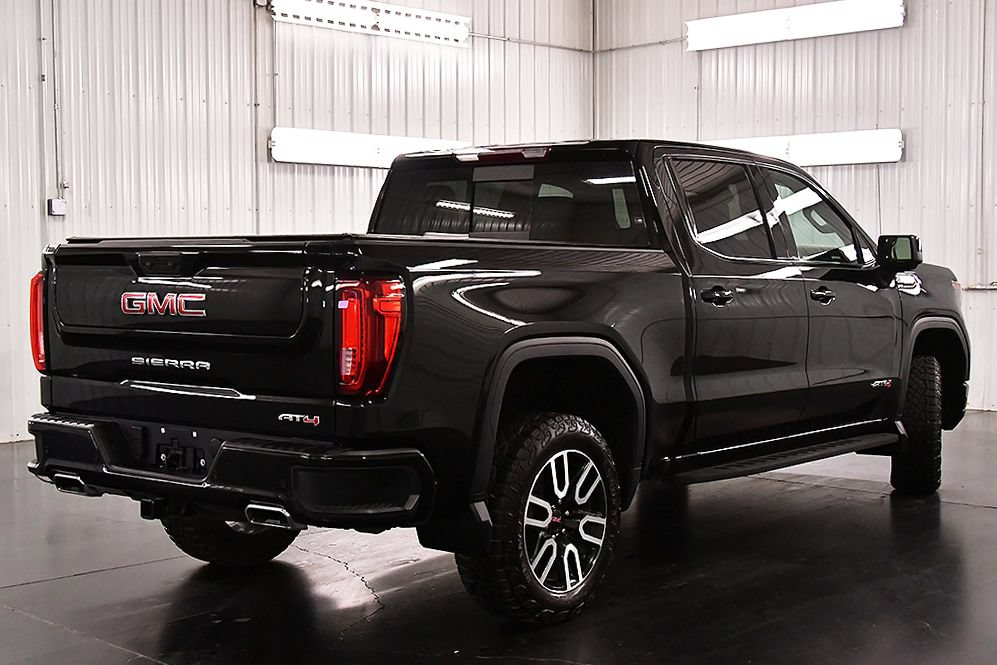 Used 2024 GMC Sierra 1500 AT4 w/ AT4 Premium Package AWD/4WD image 7