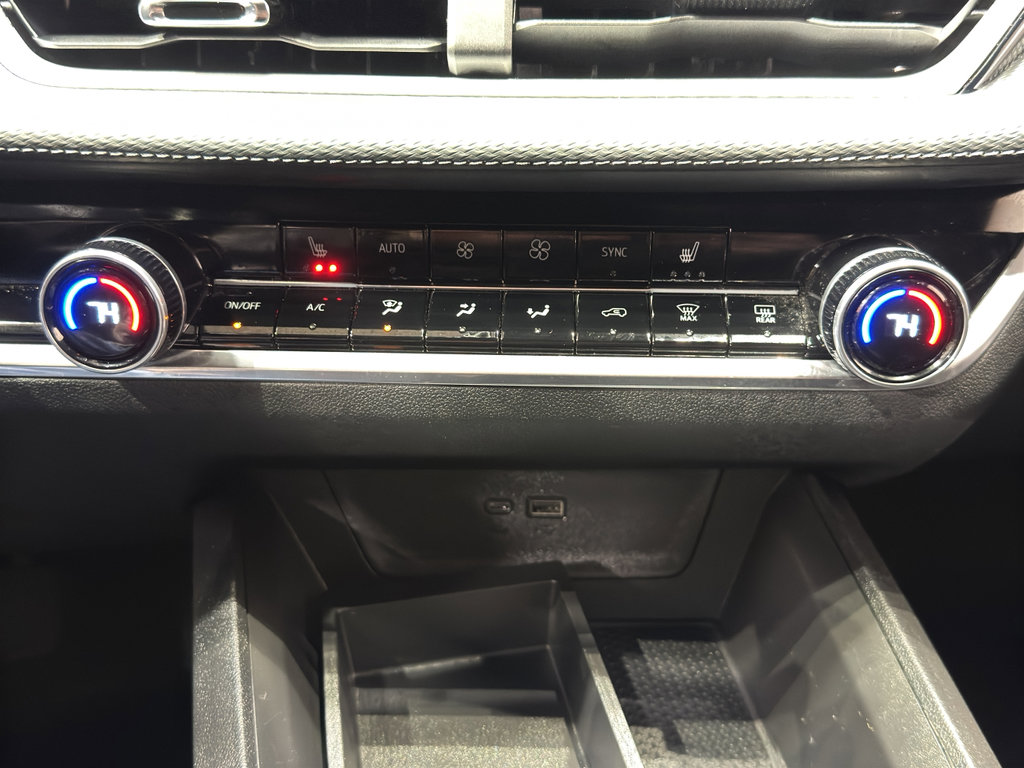 Used 2025 Chevrolet Equinox LT w/ Convenience Package II image 30