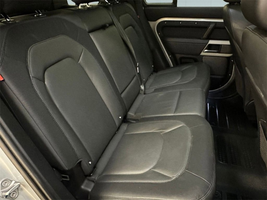 Used 2023 Land Rover Defender 110 X-Dynamic SE image 38