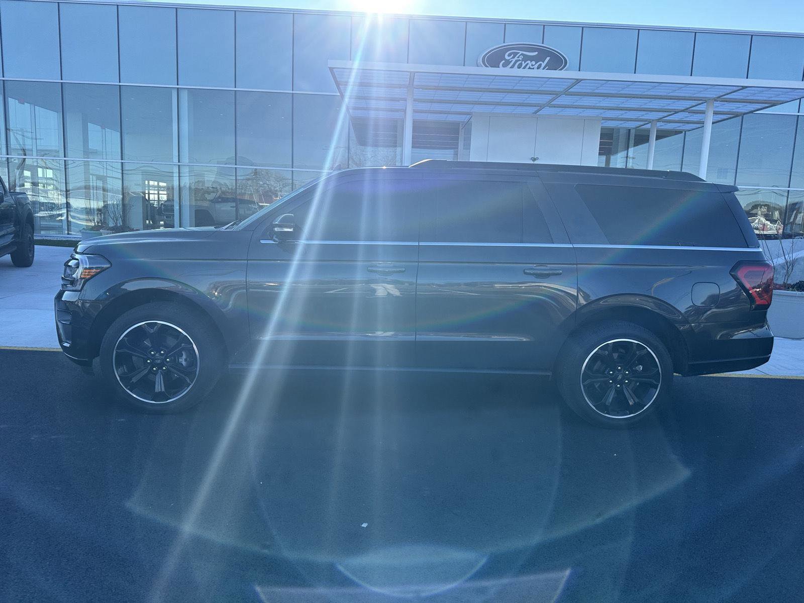 Used 2024 Ford Expedition Max Limited image 8