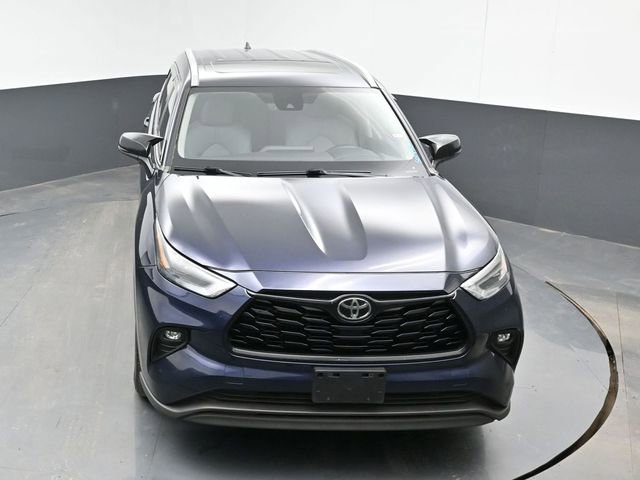 Used 2022 Toyota Highlander XLE image 14