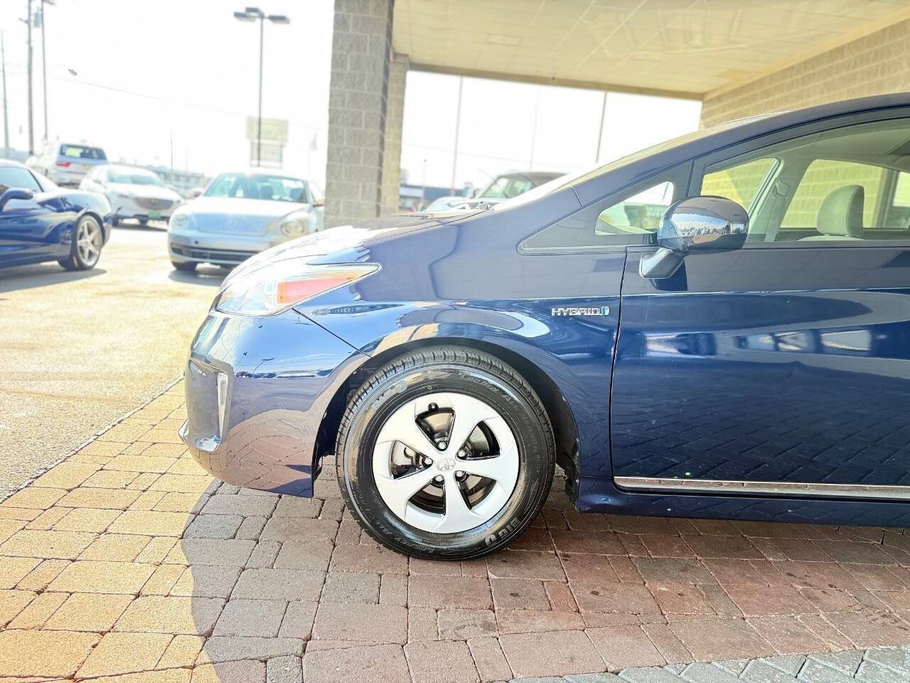 Used 2015 Toyota Prius Two FWD image 5