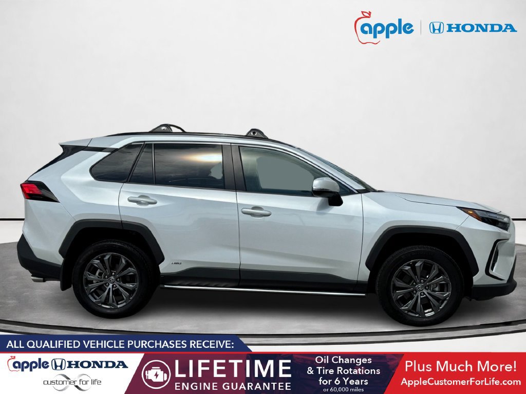Used 2023 Toyota RAV4 XLE Premium AWD/4WD image 2