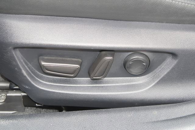 Used 2025 Toyota Camry XSE FWD image 31