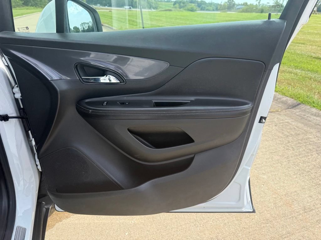 Used 2021 Buick Encore Preferred AWD/4WD image 20