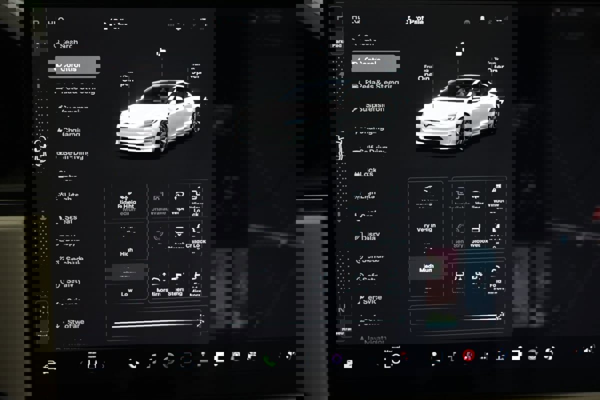 Used 2021 Tesla Model S Plaid AWD/4WD image 33