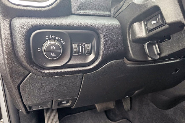 Used 2024 RAM 2500 Laramie w/ Safety Group AWD/4WD image 25