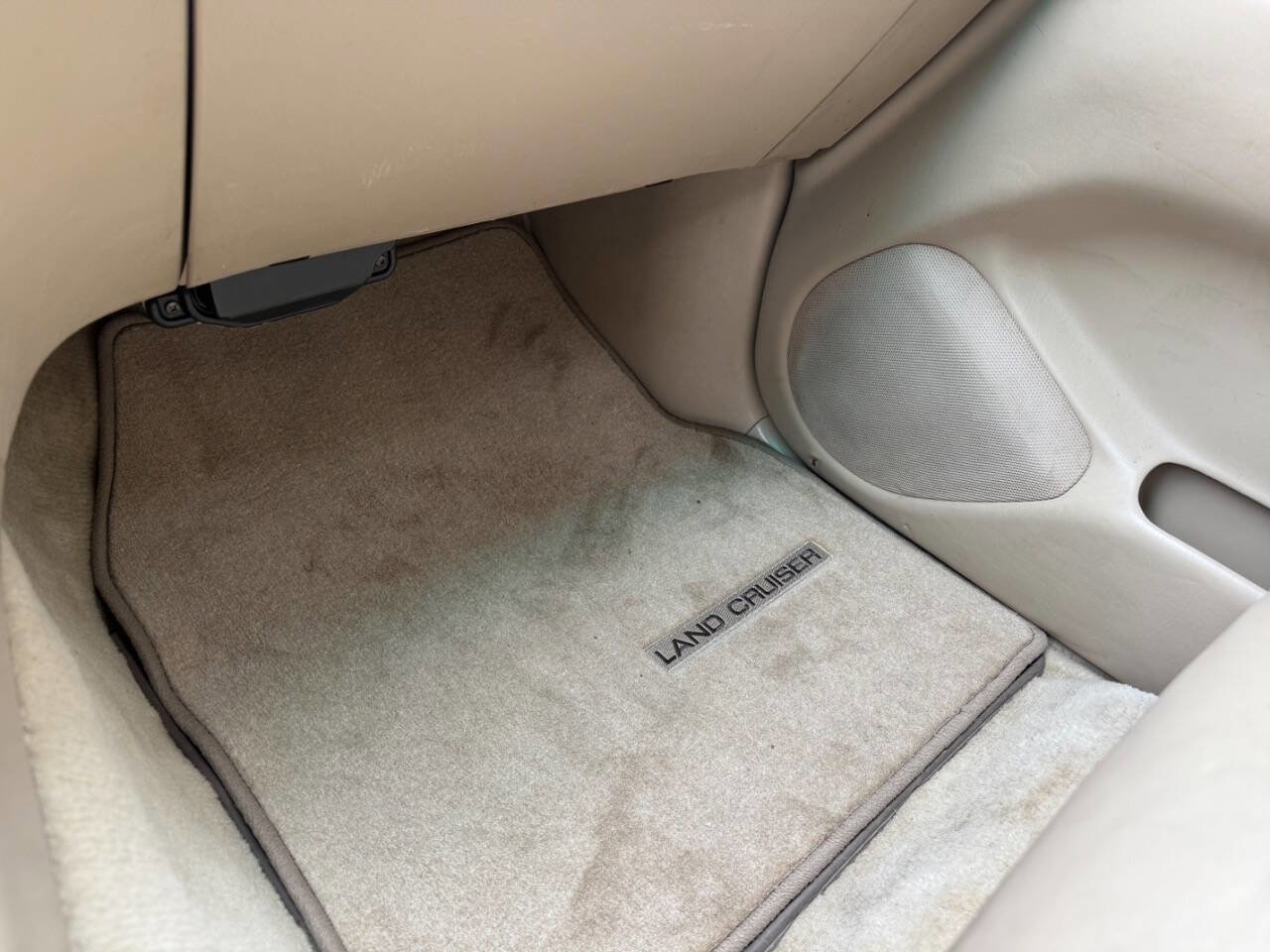 Used 2004 Toyota Land Cruiser image 44