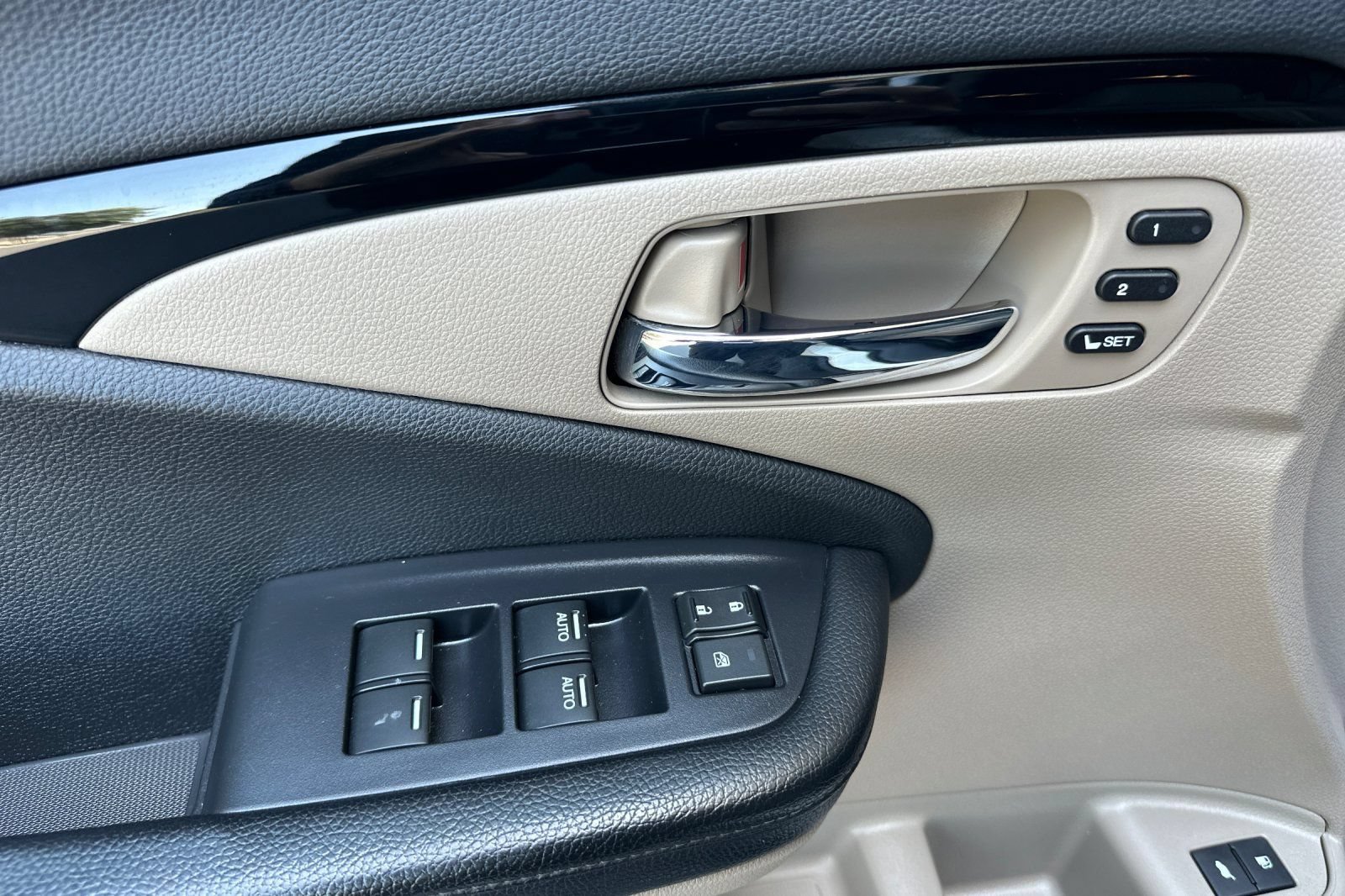 Used 2019 Honda Pilot Touring image 11