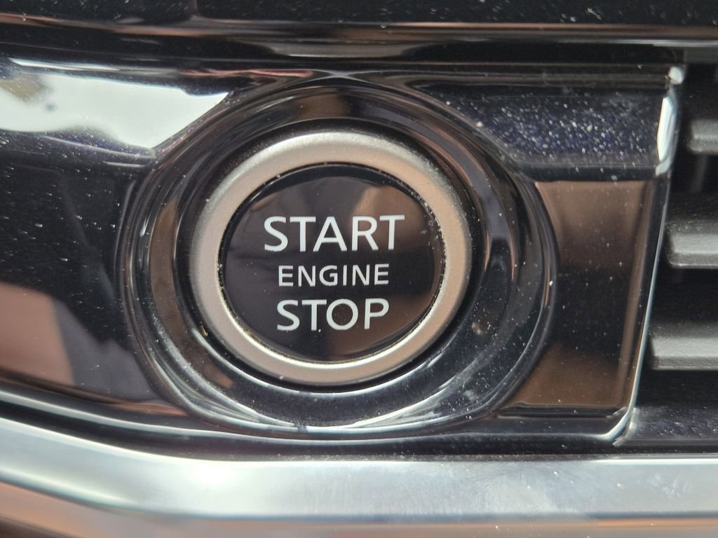 Used 2023 Nissan Pathfinder Platinum w/ Cargo Package AWD/4WD image 26