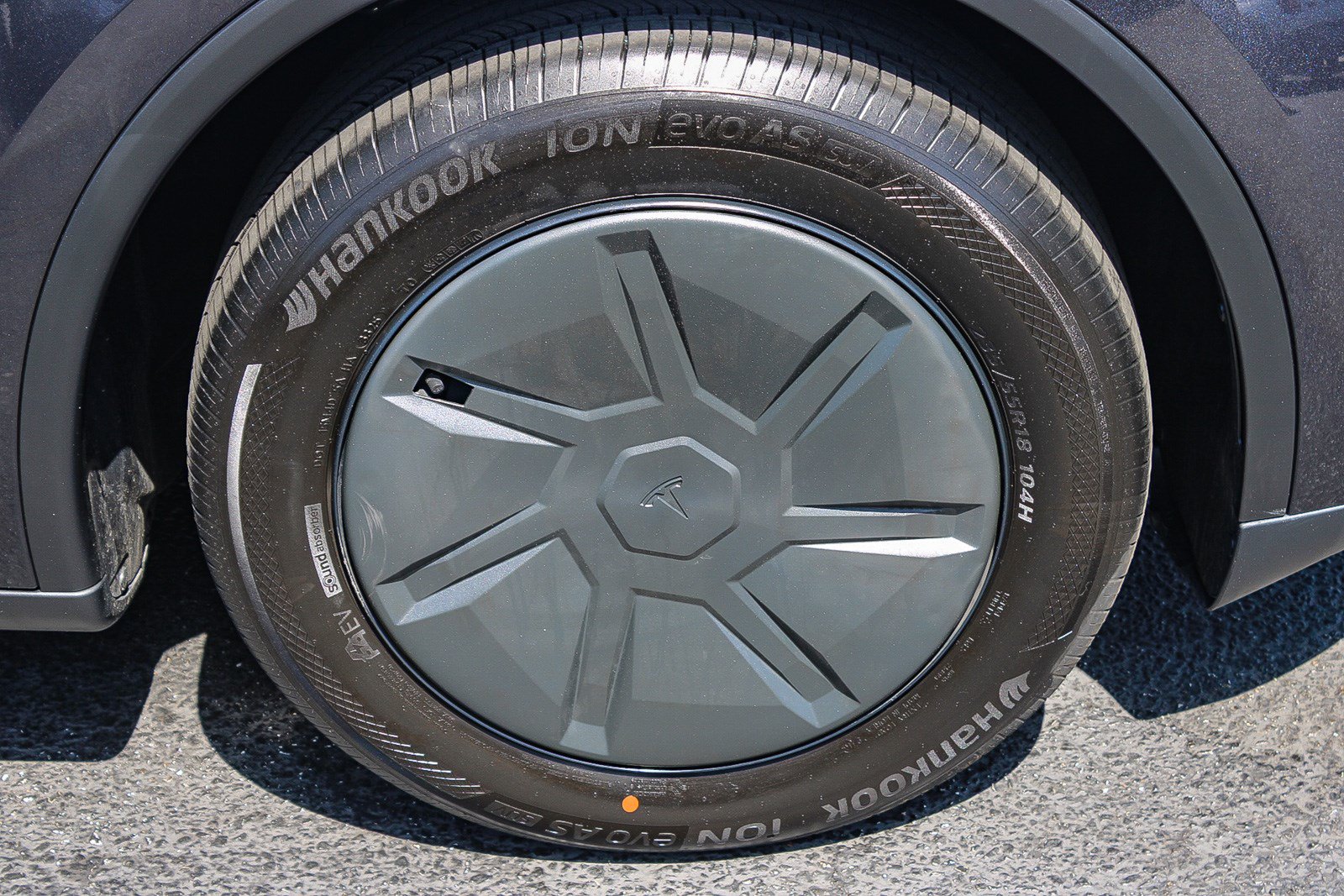 Used 2026 Tesla Model Y 2WD image 11