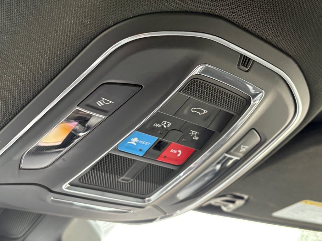 Used 2024 Jeep Wagoneer Series II w/ Flexible Seating Group image 27