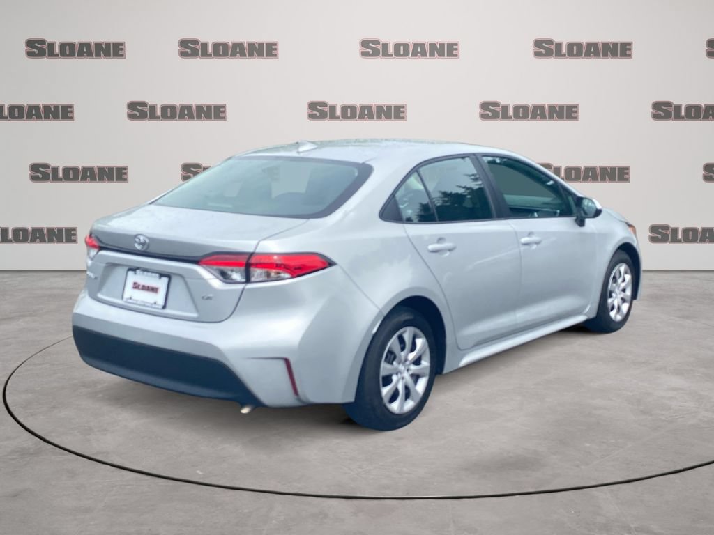 Used 2025 Toyota Corolla LE FWD image 5
