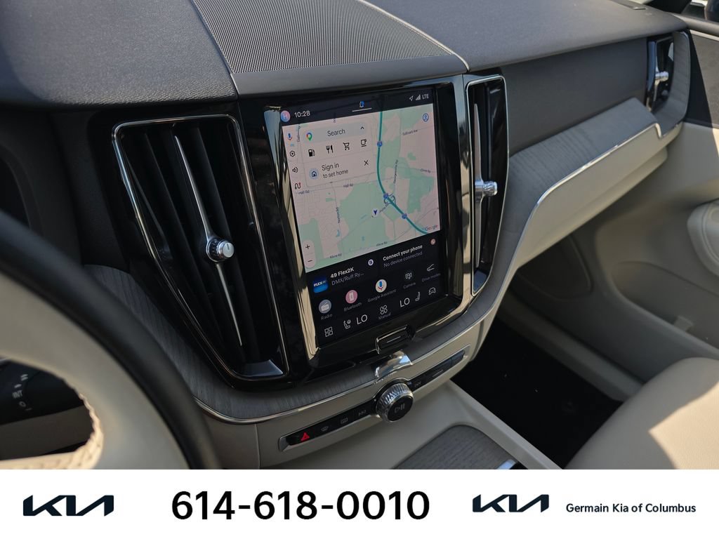 Used 2023 Volvo XC60 B5 Plus AWD/4WD image 24