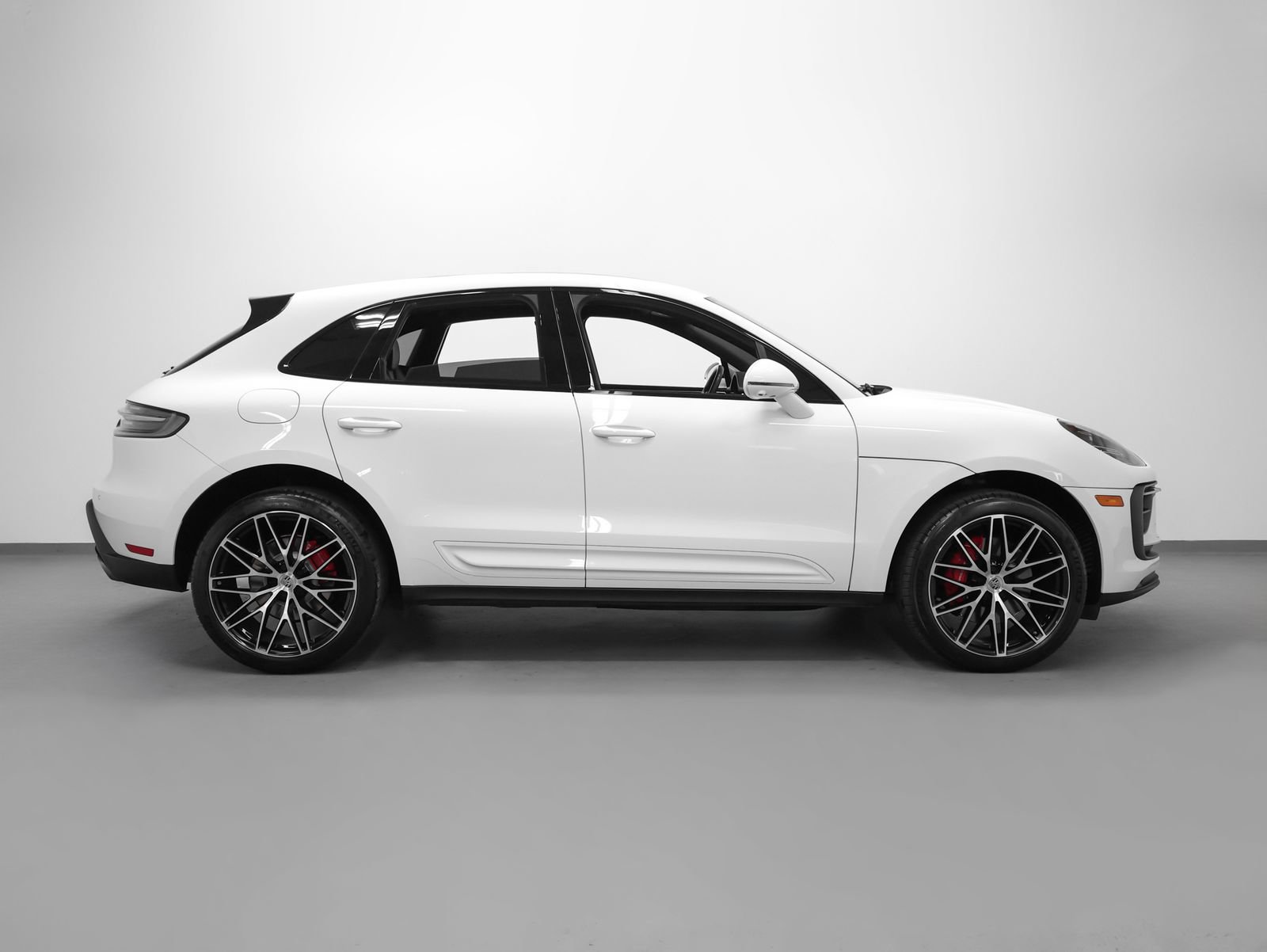 Certified 2022 Porsche Macan S image 13