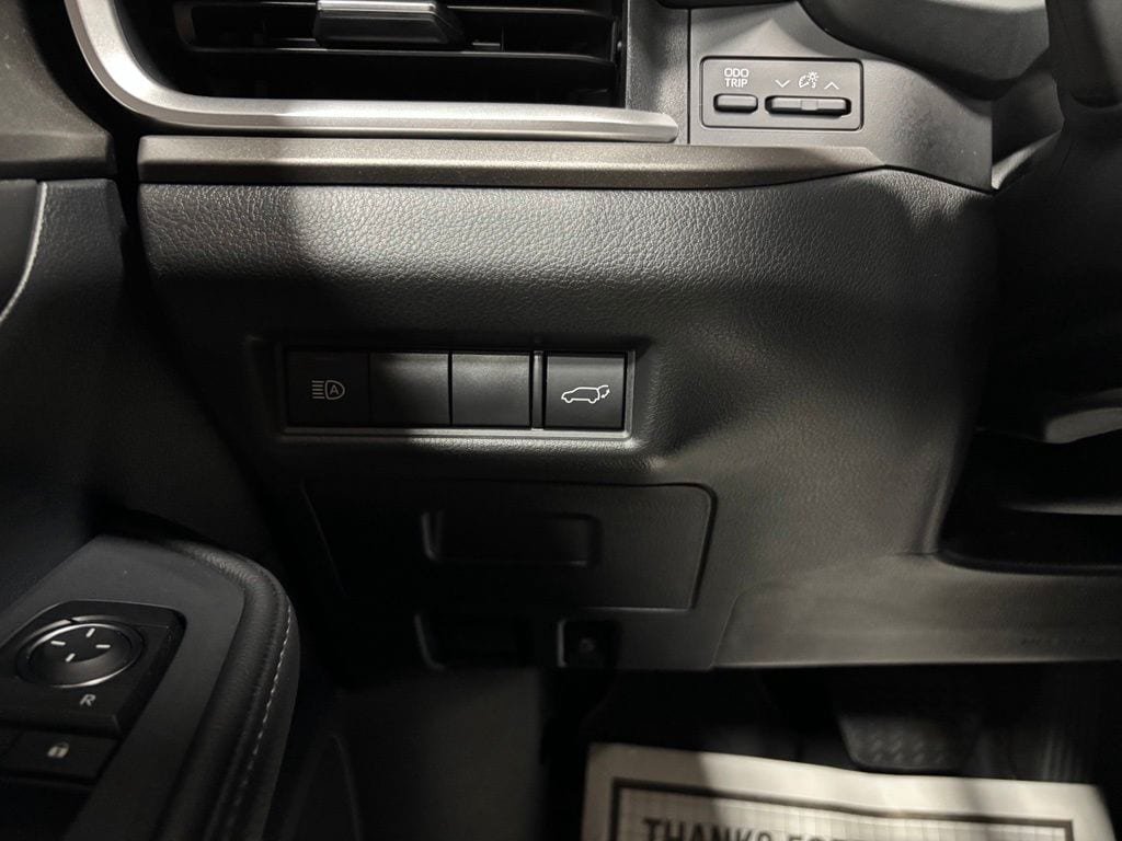 Used 2026 Toyota Grand Highlander AWD image 17