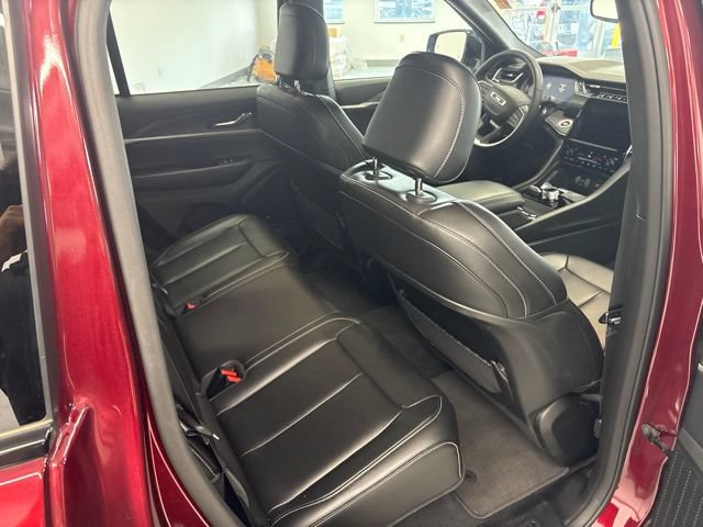 Used 2024 Jeep Grand Cherokee Limited AWD/4WD image 29