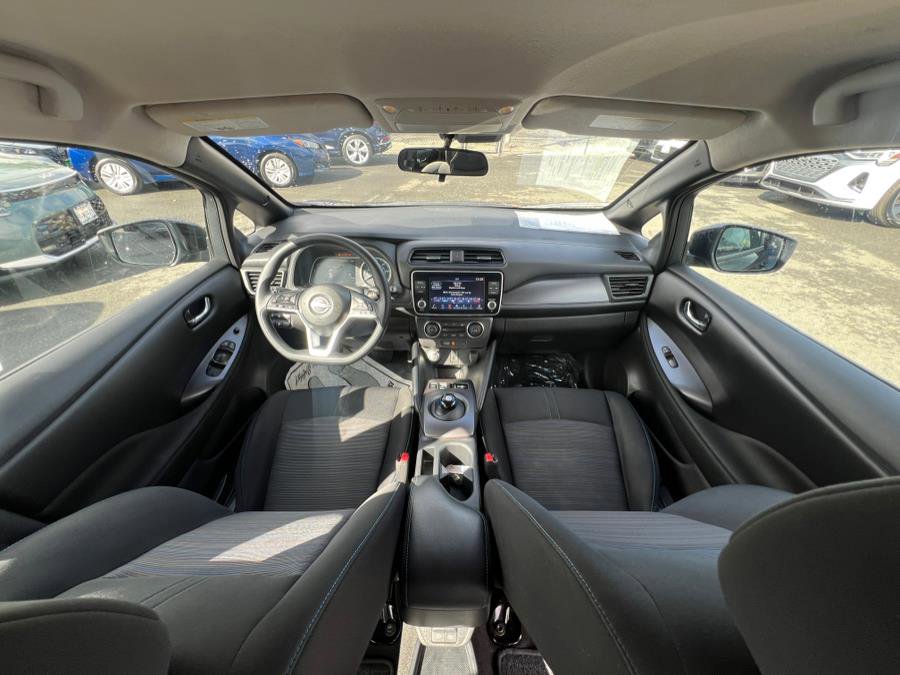 Used 2025 Nissan Leaf S image 20
