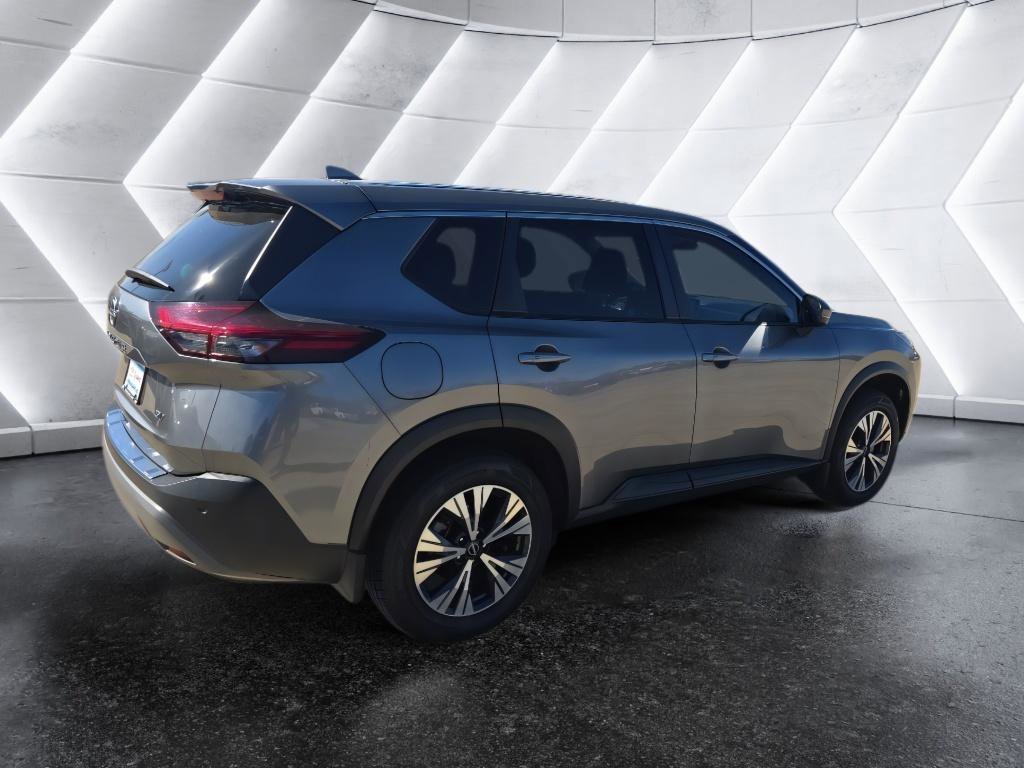 Used 2023 Nissan Rogue SV image 5
