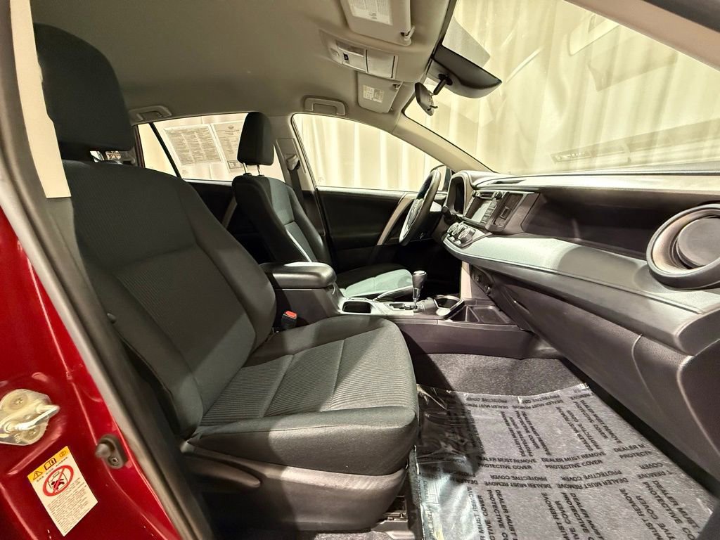 Used 2018 Toyota RAV4 LE image 20