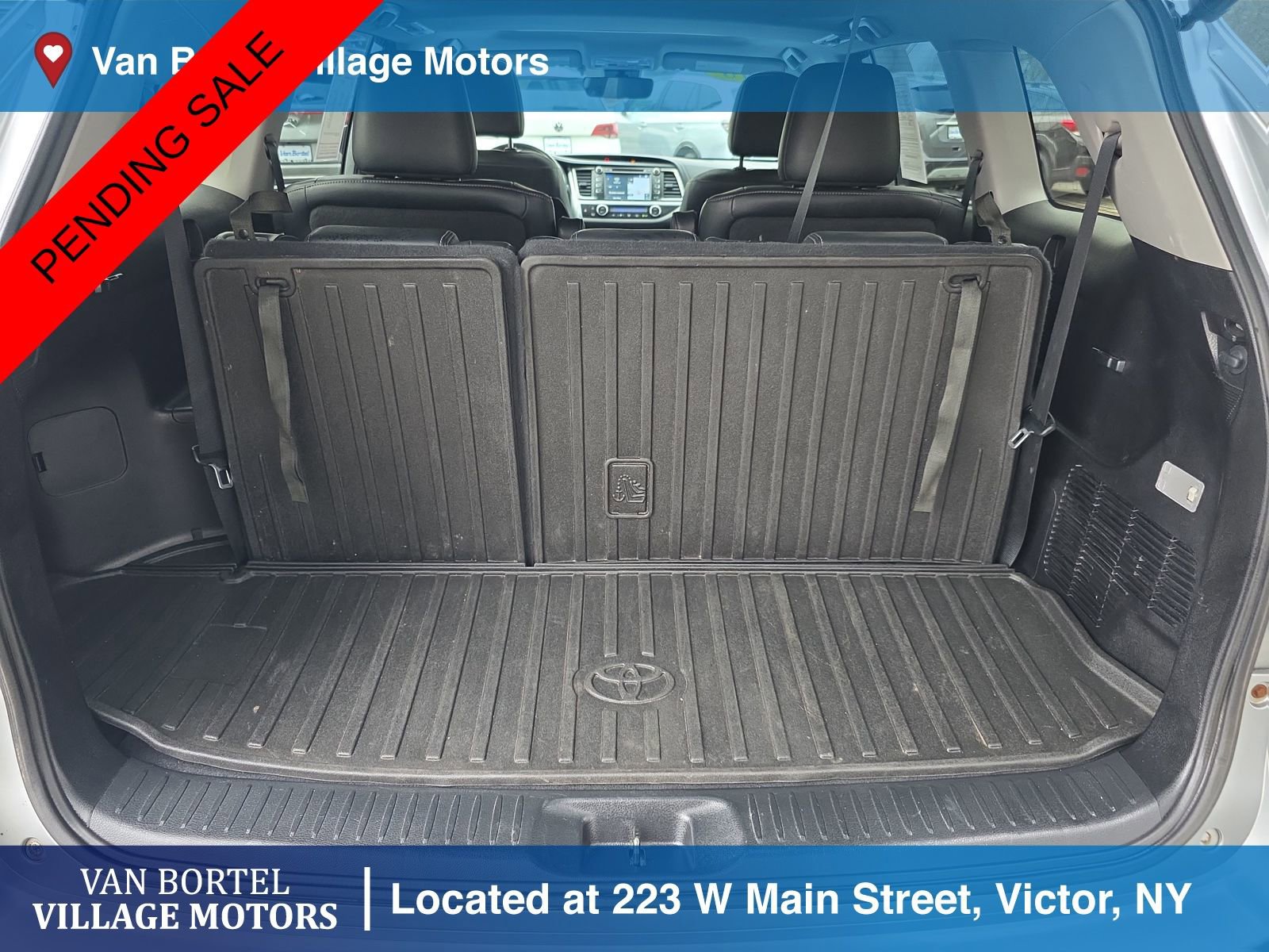 Used 2018 Toyota Highlander SE image 32
