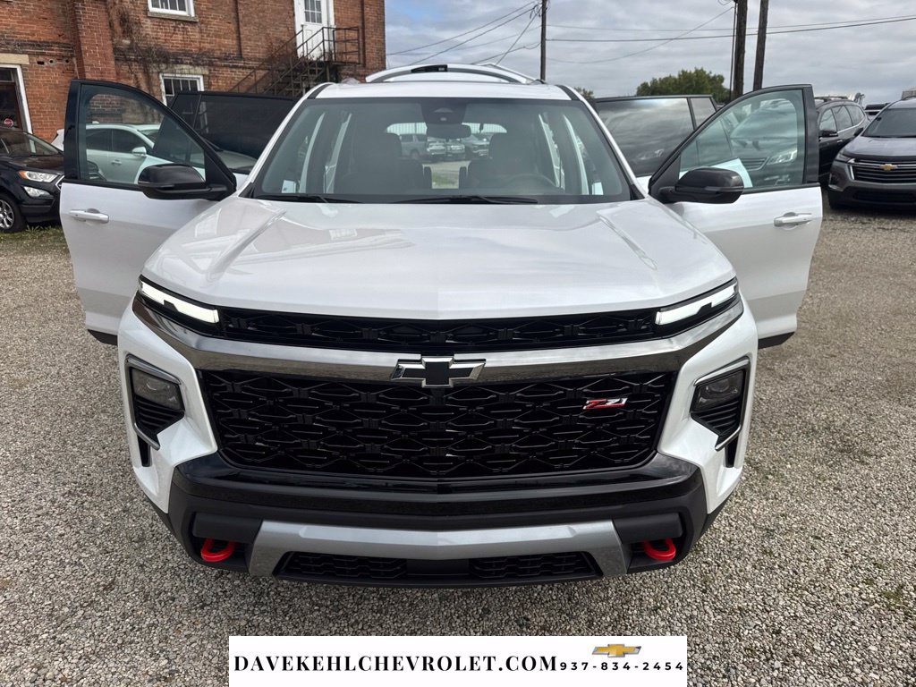 Certified 2025 Chevrolet Traverse Z71 AWD/4WD image 44