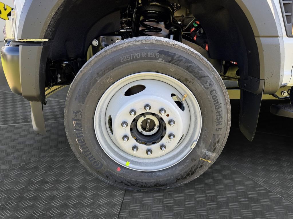 New 2025 Ford F550 4x4 Crew Cab Super Duty image 16