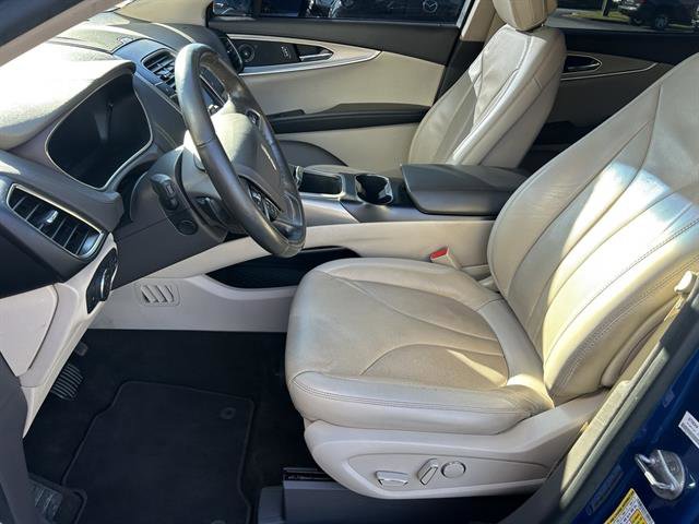 Used 2020 Lincoln Nautilus Reserve image 12