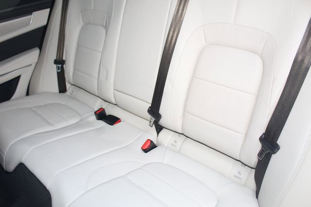 New 2025 Jaguar F-PACE R-Dynamic S image 22