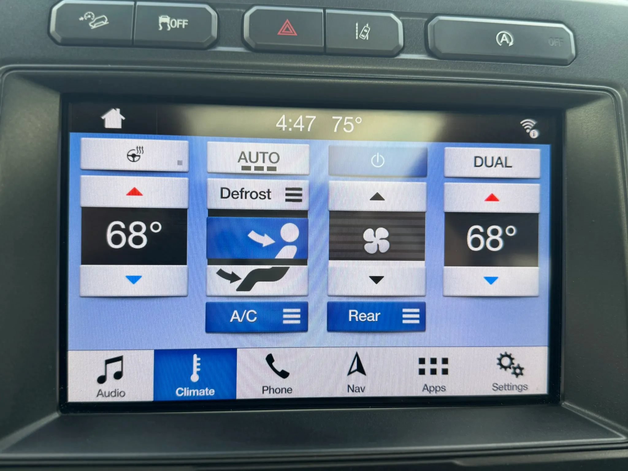 Used 2019 Ford Expedition XLT w/ Equipment Group 202A AWD/4WD image 25