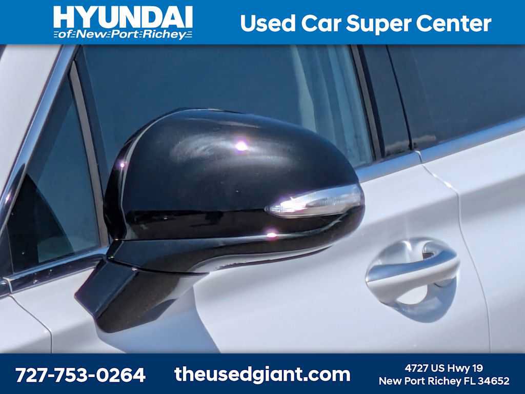 Used 2022 Hyundai Santa Fe XRT FWD image 11
