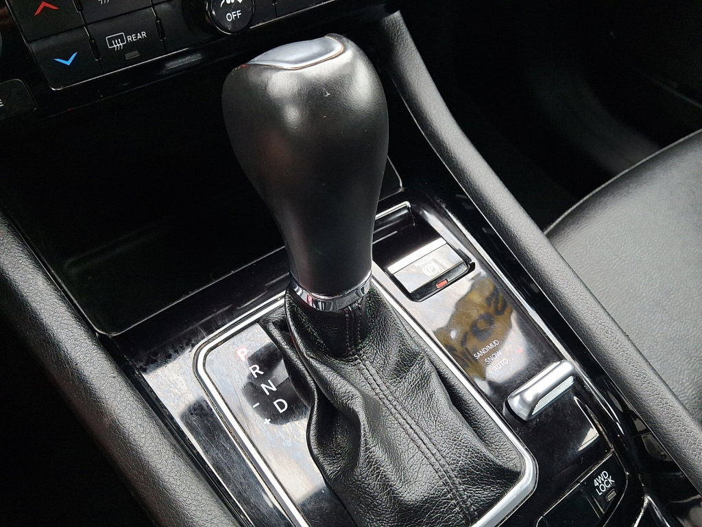 Used 2024 Jeep Compass Limited image 30