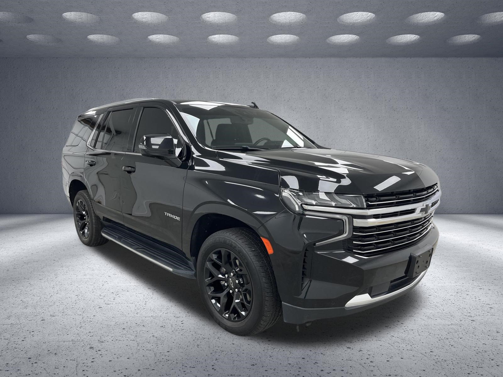 Used 2022 Chevrolet Tahoe LT w/ Luxury Package AWD/4WD image 7