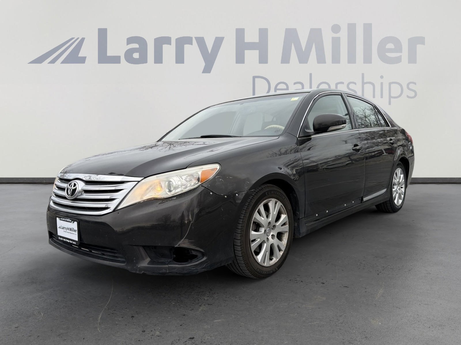 Used 2012 Toyota Avalon Base image 4