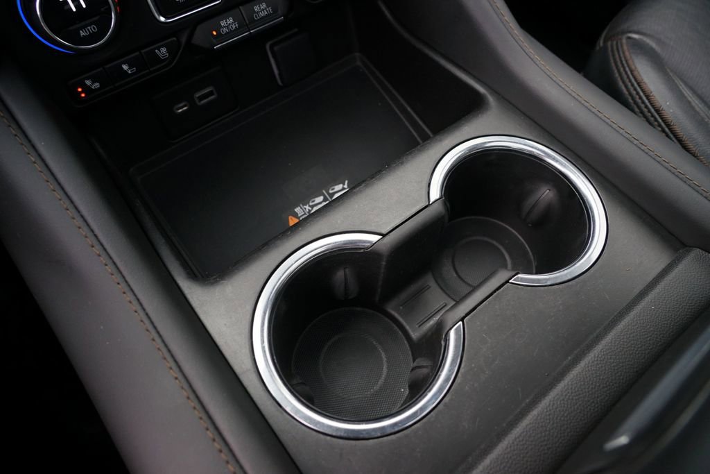 Used 2023 Chevrolet Suburban High Country w/ Premium Package image 39