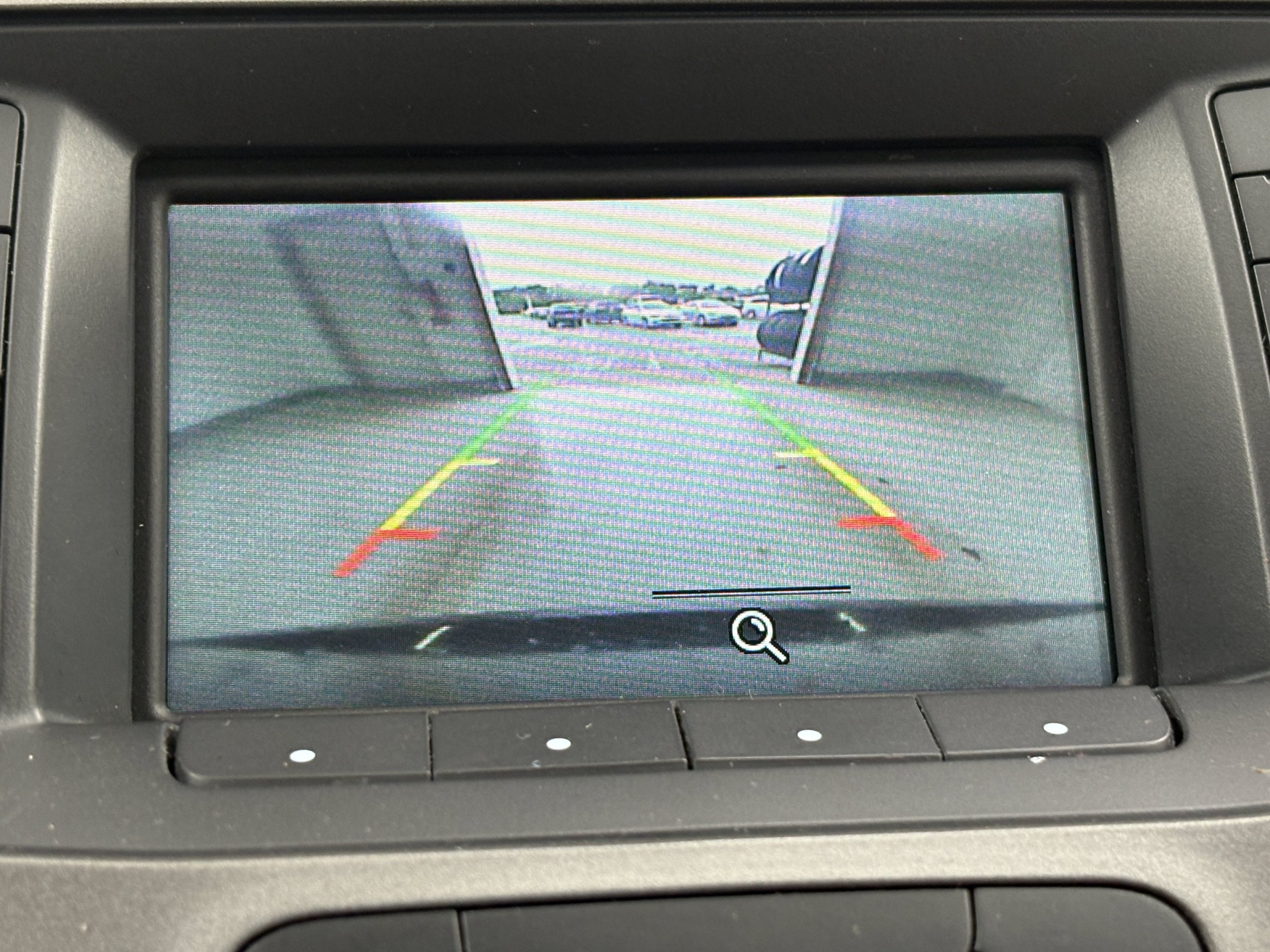 Used 2015 Ford Taurus SE FWD image 16