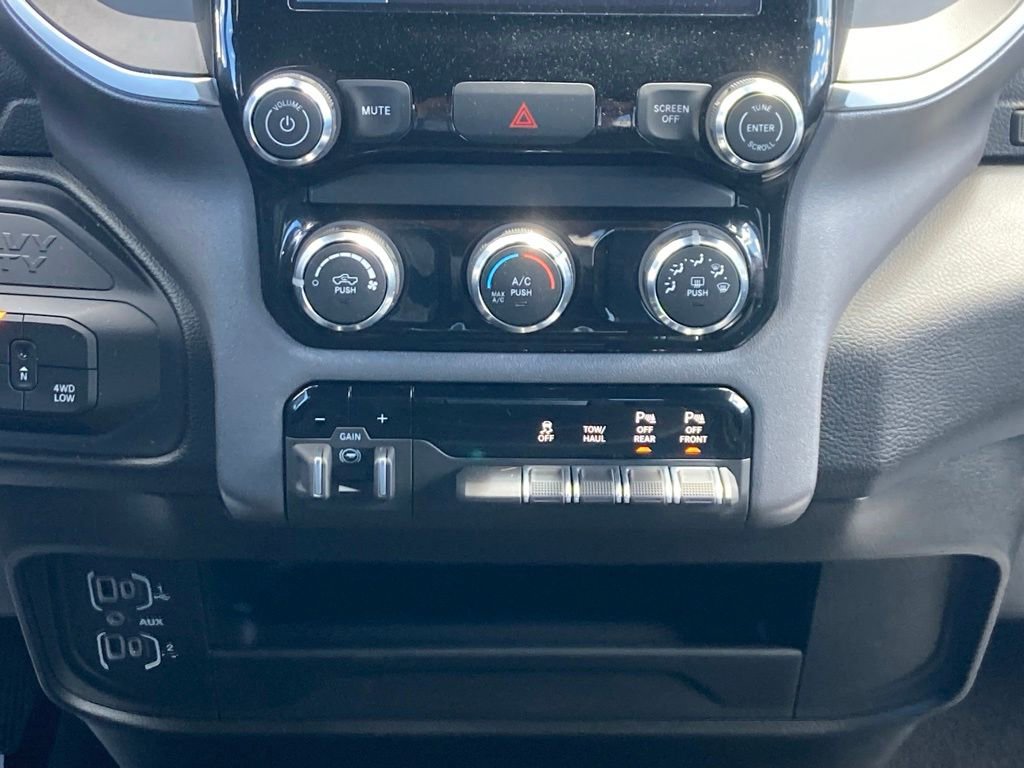 Used 2025 RAM 2500 Big Horn AWD/4WD image 18