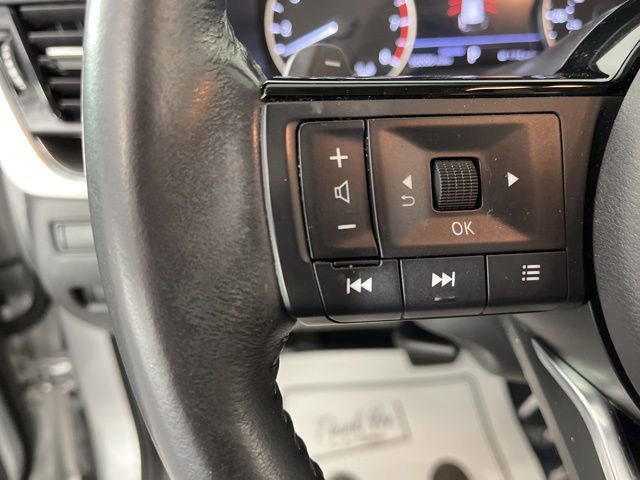 Used 2021 Nissan Rogue SV w/ Premium Package image 22