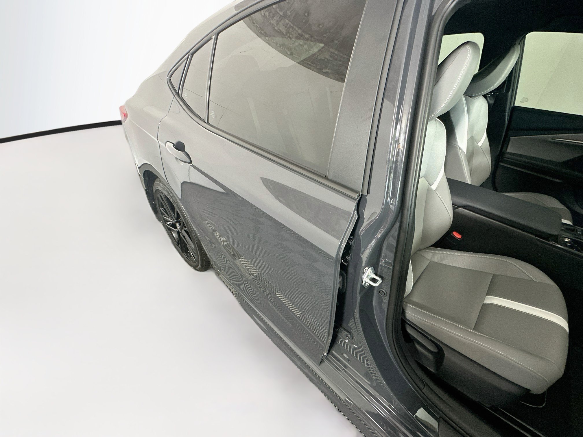 Used 2025 Toyota Camry SE FWD image 28