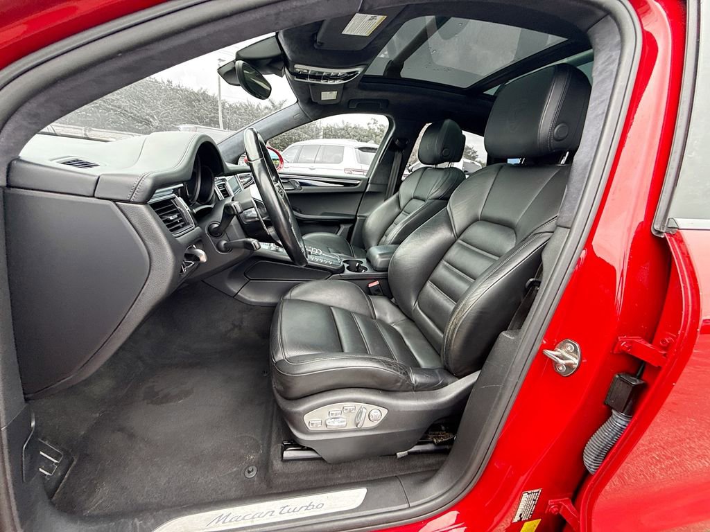 Used 2018 Porsche Macan Turbo w/ Premium Package Plus image 23