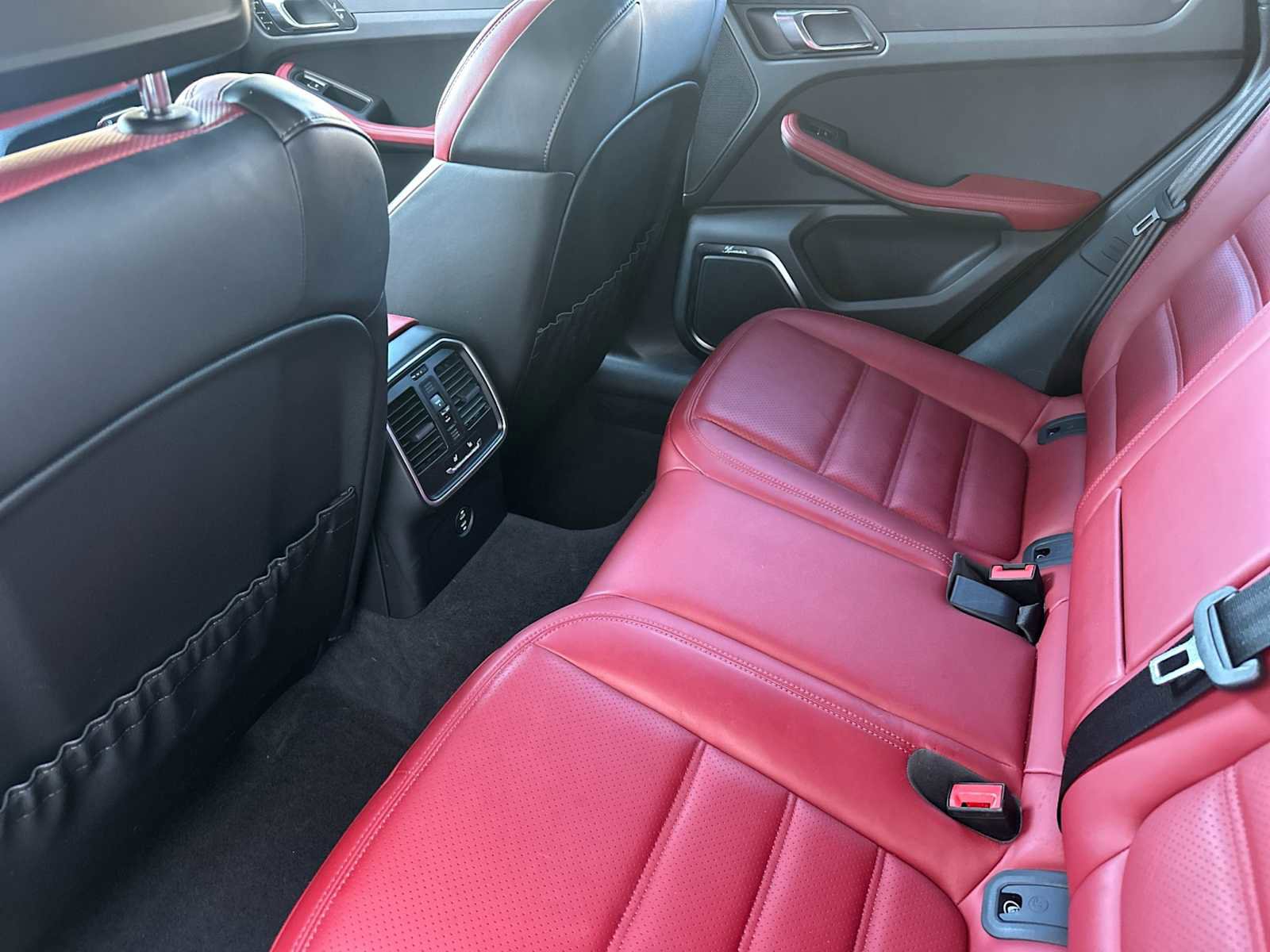 Certified 2025 Porsche Macan GTS image 14