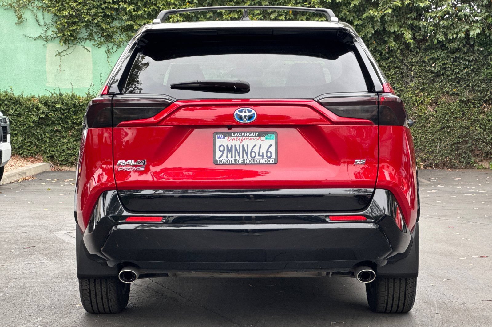 Used 2022 Toyota RAV4 SE w/ Weather & Moonroof Package AWD/4WD image 5